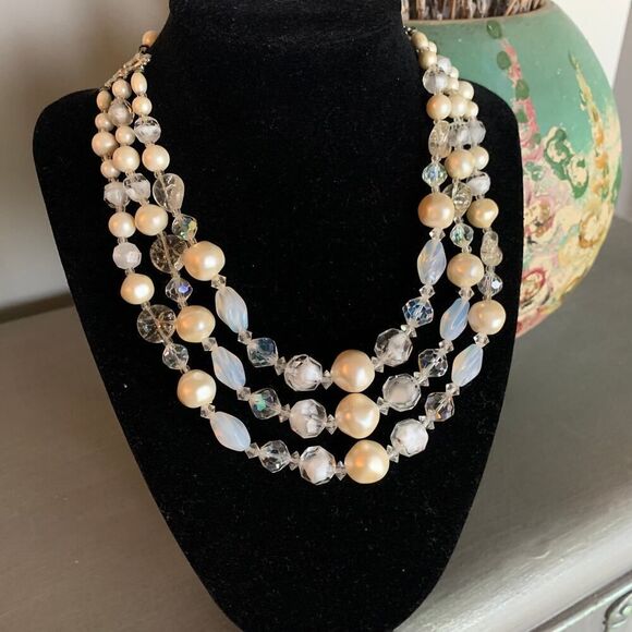 Laguna 3-strand Pearl and Crystal necklace in Silver plate, Vintage - Picture 1 of 5